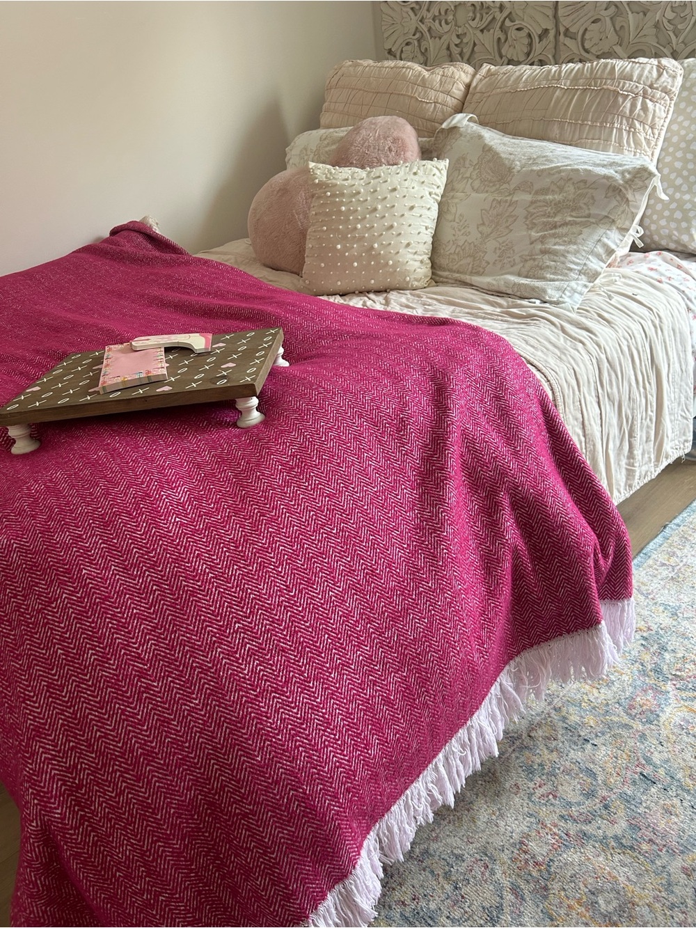Matouk Raspberry and White Chevron Throw - Picture 4 of 8